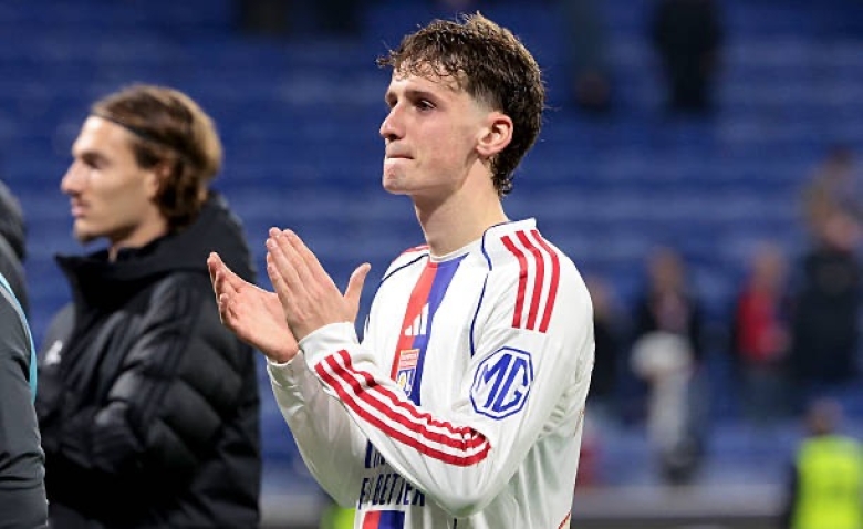 Illustration : "Mercato OL : Une offre imminente venue d'Angleterre pour un prodige lyonnais "