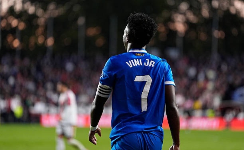 Illustration : "Mercato PSG : Paris en embuscade pour un attaquant madrilène, une opportunité XXL à saisir "