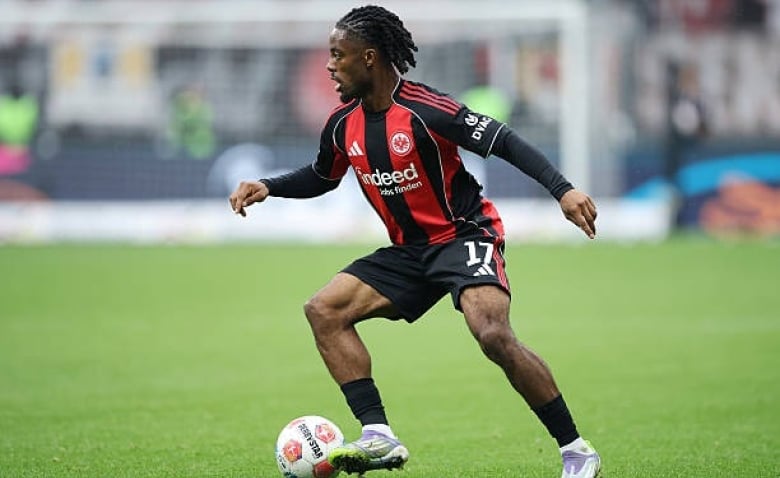 Illustration : "Mercato OM : Un ex-Olympien en pleine tourmente mis à la porte par son club "