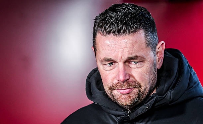 Illustration : "Mercato Lens : La direction accélère pour verrouiller ses cadres avant l’hiver"