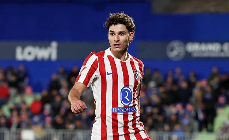 Illustration : "Mercato PSG : Une cible clé échappe au club "