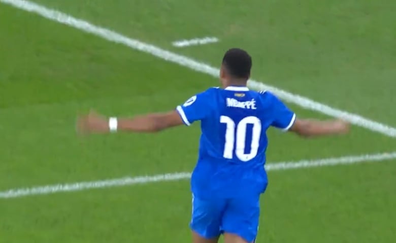 Illustration : "Le triplé de Mbappé contre l'Olympiakos en moins 7 minutes (vidéo)"