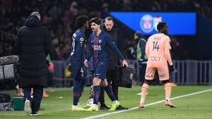 Illustration : Mercato PSG : Direction un club de Ligue 1 en crise pour une seconde lame d'Enrique ?