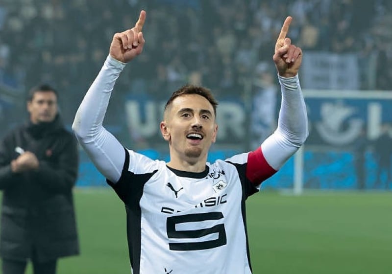 Illustration : Stade Rennais : Valentin Rongier peut-il faire oublier Benjamin Bourigeaud ?