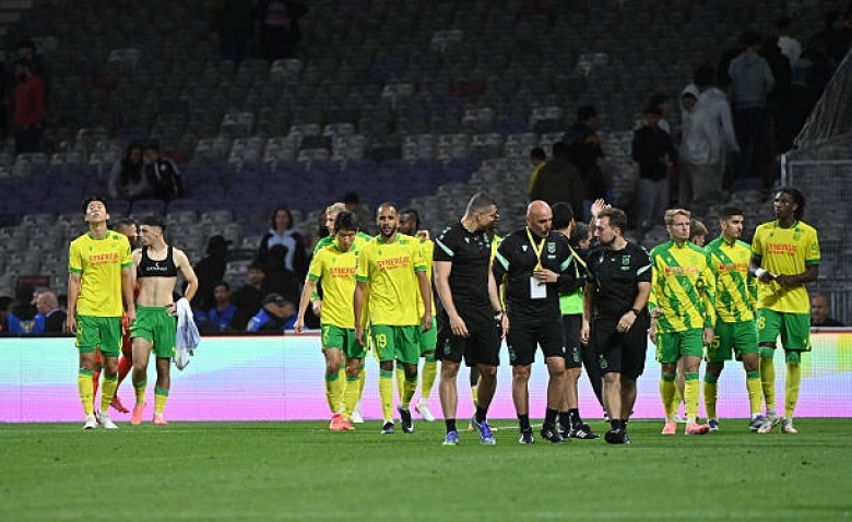 Illustration : "FC Nantes : Une rouste redoutée à la Beaujoire face à des Sang et or étincelants"