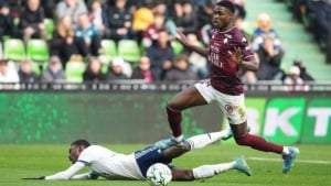 Illustration : Mercato ASSE : Un défenseur de L1 en pleine galère relancé par les Verts ?