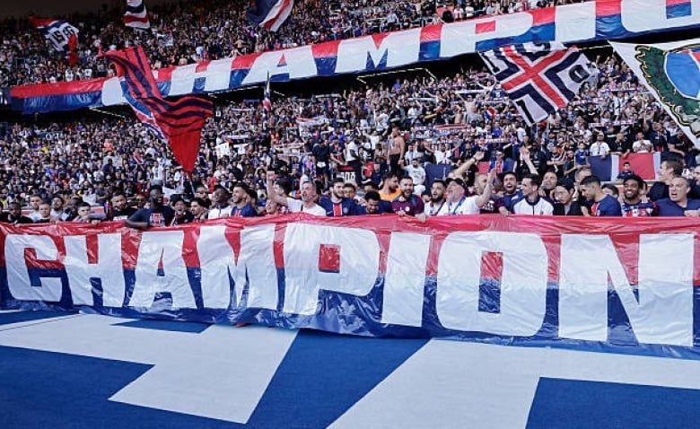 Illustration : "PSG : Une première tension interne révélée malgré le titre en Coupe Intercontinentale"