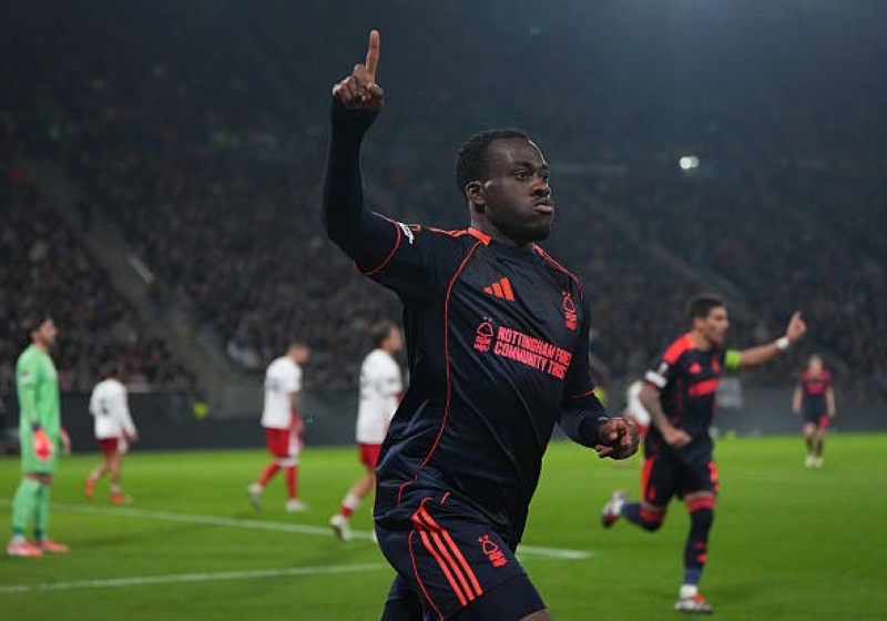 Illustration : Mercato Rennes : Un club de Ligue 1 en chute libre vise Kalimuendo 