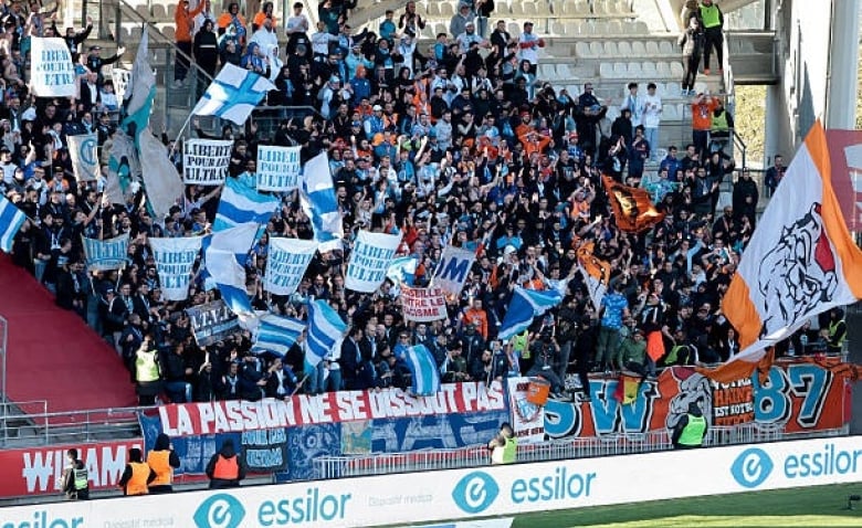 Illustration : "Mercato OM : Le PSG va lâcher les chevaux sur un phénomène marseillais !"