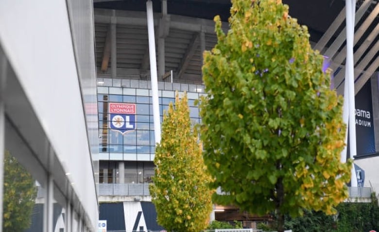 Illustration : "Mercato OL : Un nouveau renfort imminent dans la course à la Ligue des Champions !"