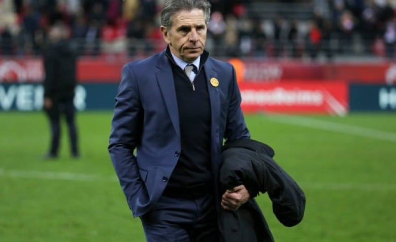 Illustration : "Mercato ASSE : Un ex-entraineur des Verts reprend du service en Ligue 1 !"