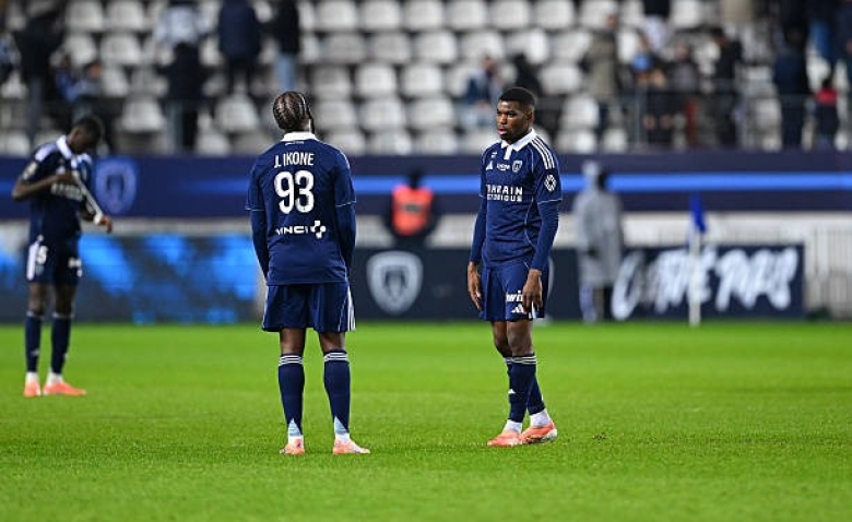 Illustration : "Mercato : Le Paris FC va doubler le PSG sur une piste très concurrentielle de Ligue 1 !"