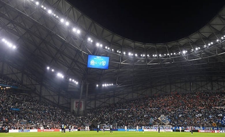 Illustration : "Mercato OM : Un club ambitieux de L1 fait les yeux doux à Robinio Vaz !"