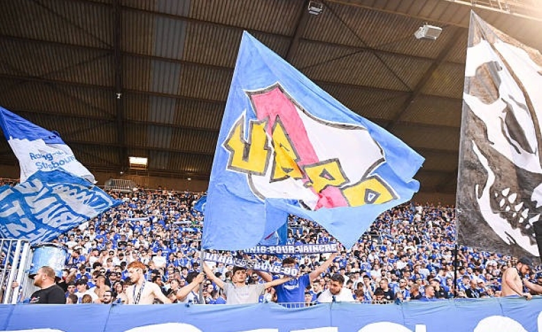 Illustration : "Mercato Strasbourg : Un profil idéal ciblé par le PSG dans les rangs strasbourgeois ?"