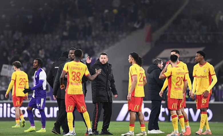 Illustration : "Mercato Lens : Un fiasco lensois vers un retour cuisant en Amérique du Sud"