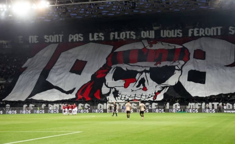 Illustration : "Mercato Nice : Une signature coup de tonnerre officialisée sur la Côte d'Azur"