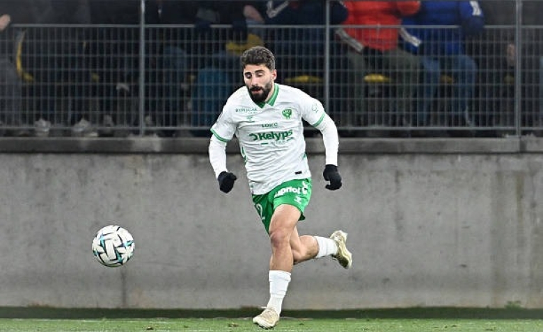 Illustration : "Mercato ASSE : Un club grec déballe une offre XXL pour Davitashvili !"