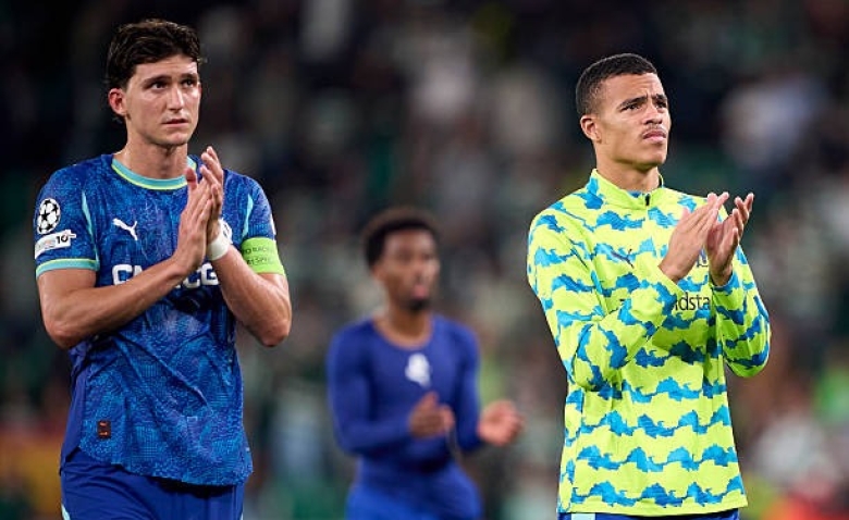 Illustration : "Mercato OM : Un taulier du RC Lens ciblé pour compenser le départ de Balerdi !"