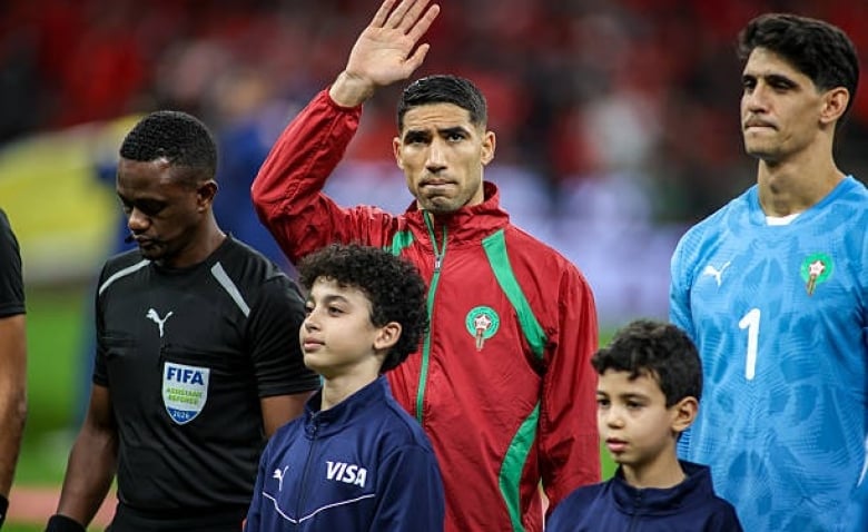 Illustration : "Mercato : Le PSG prêt à sortir le chéquier pour la doublure d'Hakimi ?"