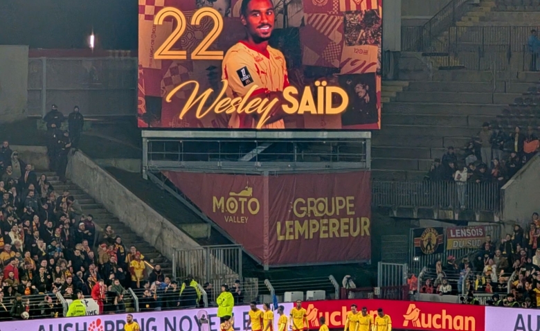 Illustration : "RC Lens - AJ Auxerre : La sublime reprise de volée de Saïd ! (Vidéo) "