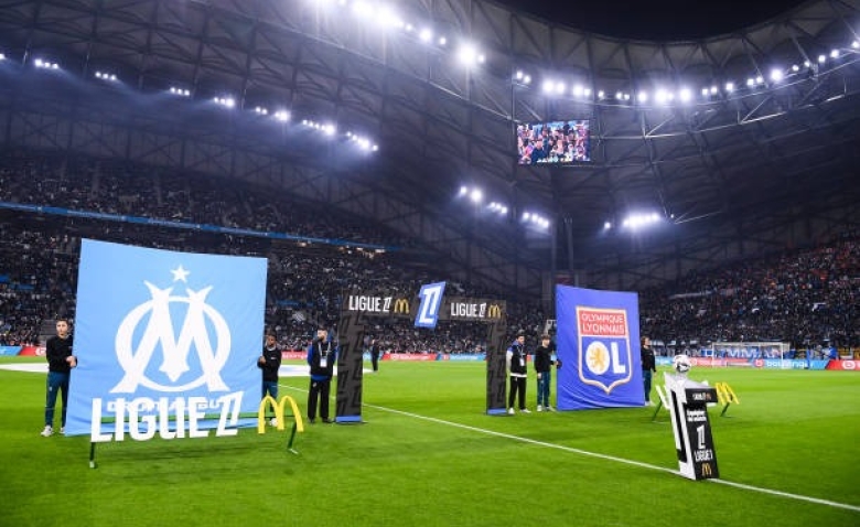 Illustration : "Mercato : L'OM et OL se penchent sur un défenseur du Bayern poussé dehors !"