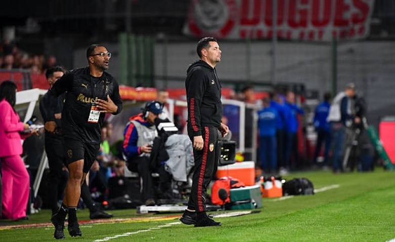 Illustration : "Mercato Lens : Un attaquant en grande forme sur le départ à l'été 2026 ?"