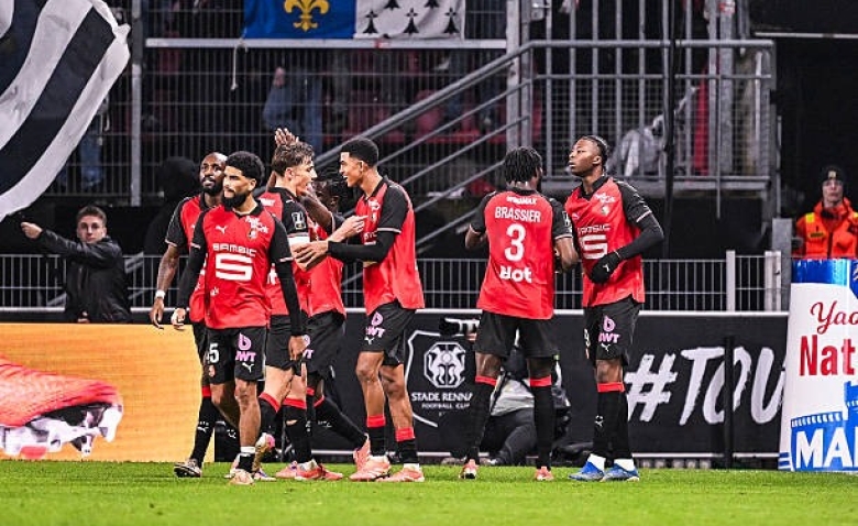 Illustration : "Mercato Rennes : Un indésirable à la relance chez un mastodonte européen !"