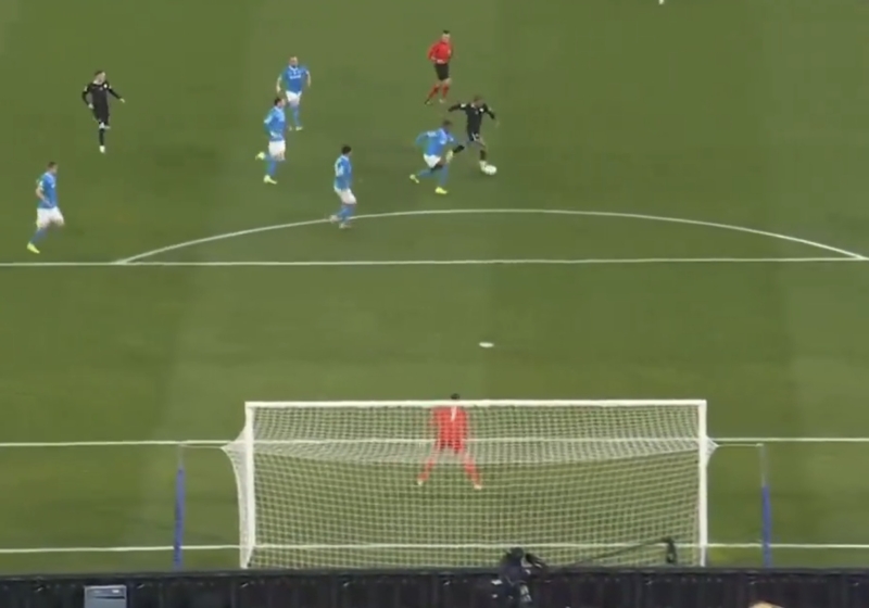 Illustration : [Multiplex LDC] Naples - Chelsea : le but compl&eacute;tement fou de Chelsea en vid&eacute;o ! (2-3)