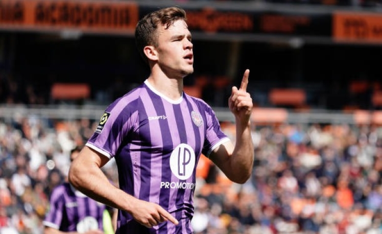 Illustration : "Mercato Rennes : Un ancien serial buteur de L1 courtisé pour l'après-Meïté !"