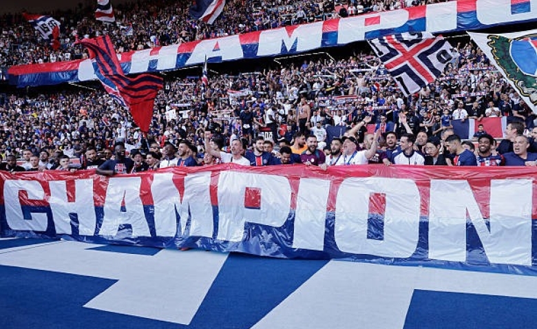 Illustration : "Mercato PSG : Campos prépare un coup colossal pour renforcer l'attaque !"