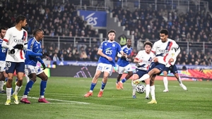 Illustration : RC Strasbourg - PSG : Le but de Gu&eacute;la Dou&eacute; en vid&eacute;o ! (1-1) - Ligue 1 J20