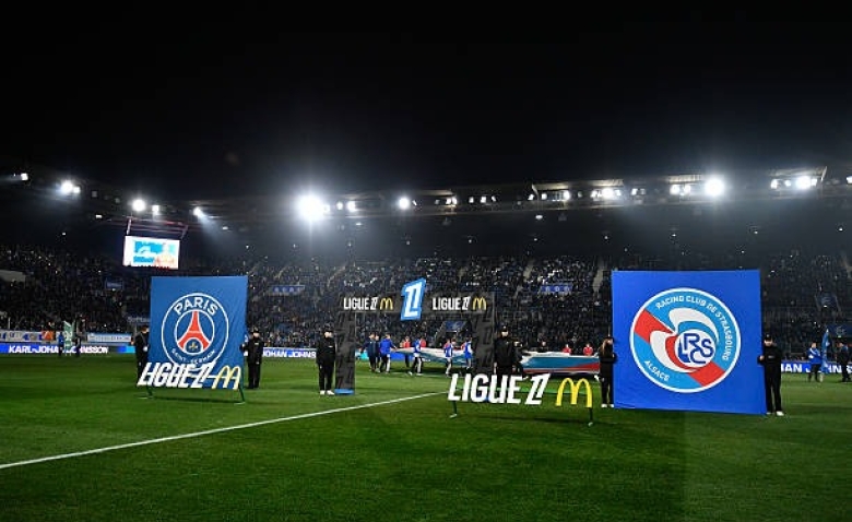 Illustration : "RC Strasbourg - PSG : Le carton rouge d'Hakimi était-il justifié ? Ligue 1 J20"