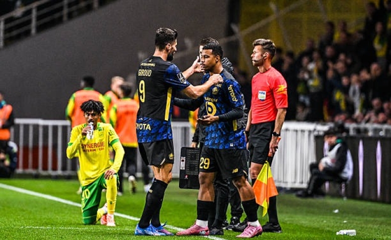 Illustration : "Mercato LOSC : Un nouvel attaquant déniché pour suppléer Giroud et Igamane !"