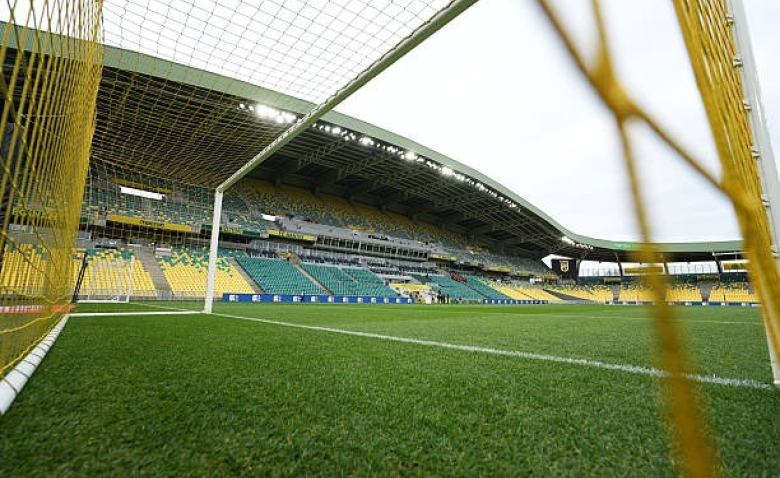 Illustration : "Mercato Nantes : Un ailier courtisé par le LOSC a tapé dans l'oeil des Canaris !"