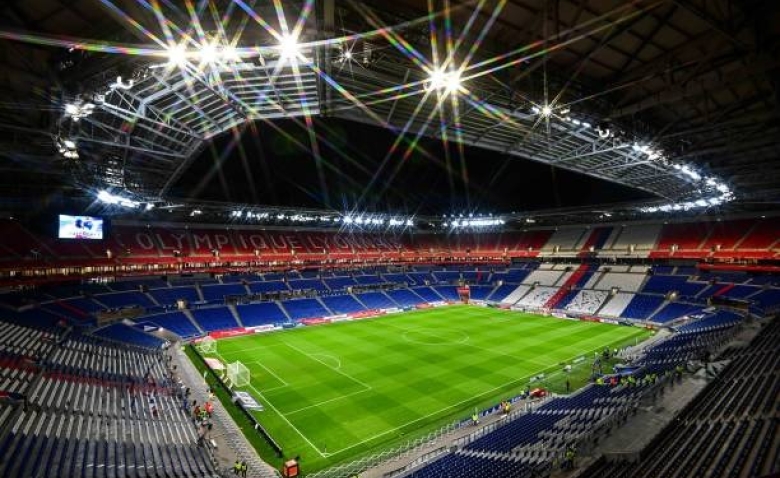 Illustration : "OL - Laval : Le Groupama Stadium à moitié vide, gros coup de gueule des Bad Gones"