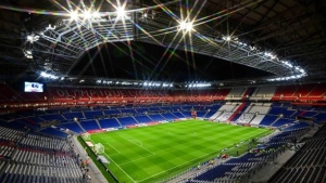 Illustration : OL - Laval : Le Groupama Stadium &agrave; moiti&eacute; vide, gros coup de gueule des Bad Gones