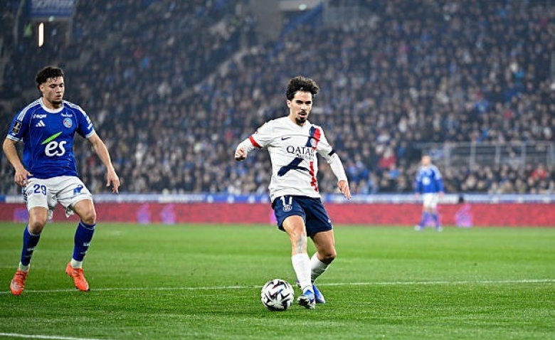 Illustration : "Mercato PSG : Vers un échange complètement fou entre Vitinha... et Vinicus Jr ?"