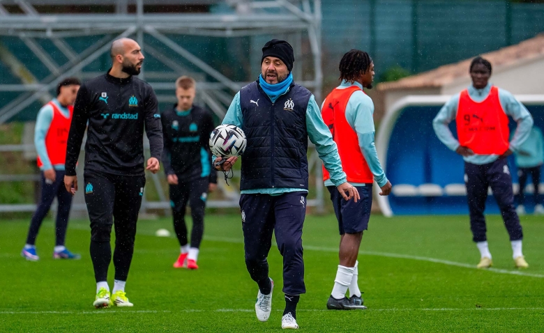 Illustration : "OM : Plusieurs noms fuitent pour remplacer De Zerbi !"