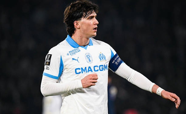 Illustration : "PSG - OM : Balerdi se fait massacrer après l'humiliation au Parc des Princes"