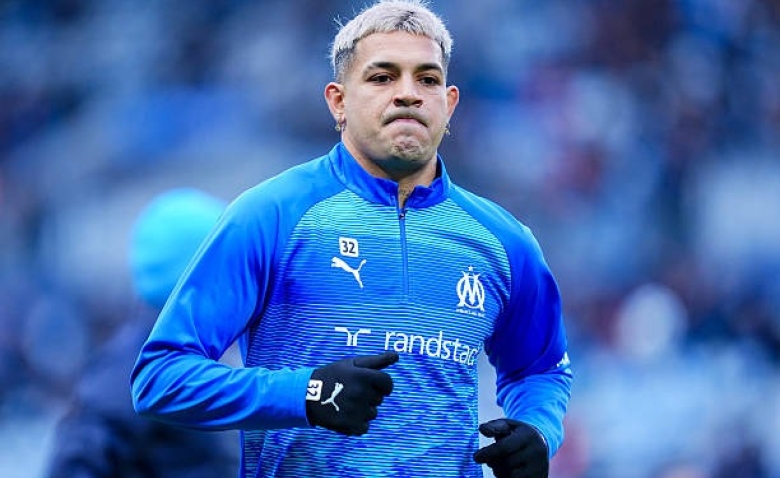 Illustration : "OM : Eric Di Meco allume Medina après l'altercation avec Dro Fernandez"