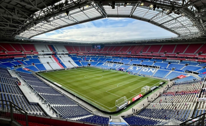 Illustration : "Mercato OL : Le coup de pouce inattendu de Barcola sur le dossier Noham Kamara !"