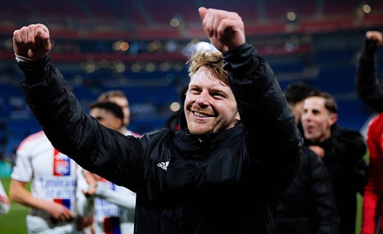 Illustration : "Mercato OL : Plusieurs clubs anglais font flamber les enchères pour Sulc !"