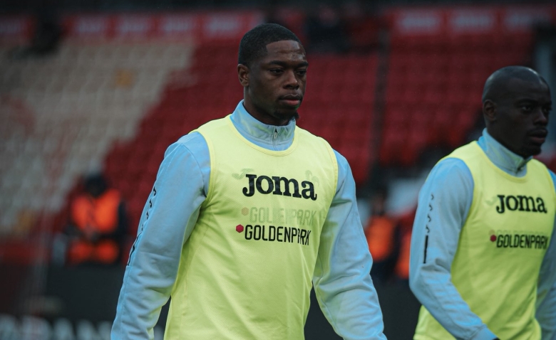 Illustration : "Mercato : Rennes et Lille en concurrence pour un défenseur"