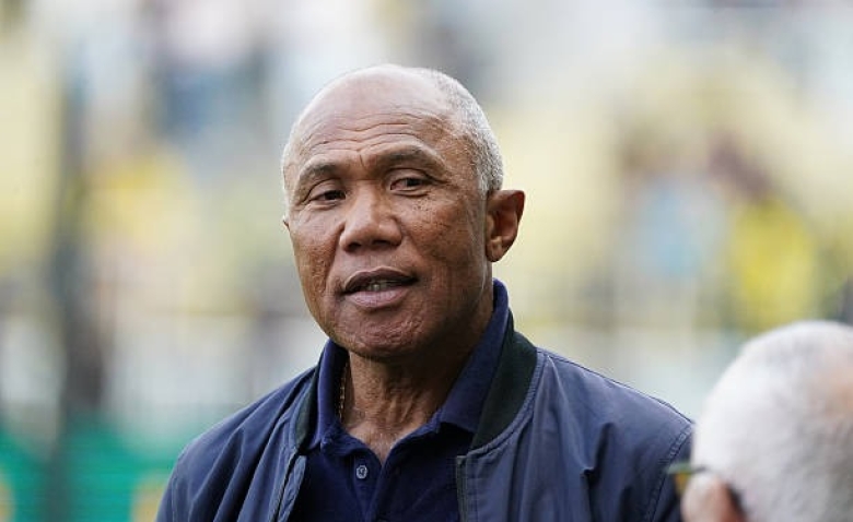 Illustration : "Paris FC : Kombouaré sort du silence et fixe le cap"