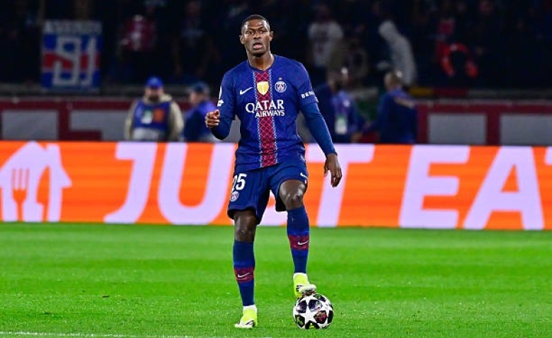 Illustration : "PSG : La concurrence arrive pour Nuno Mendes ?"