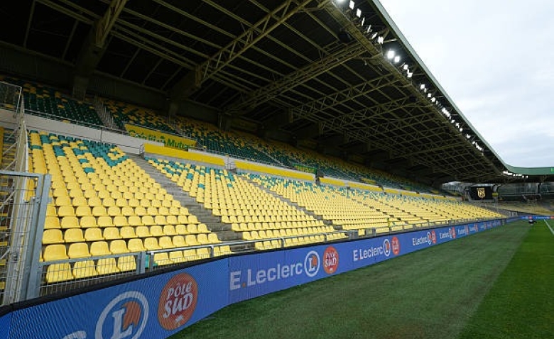 Illustration : "FC Nantes : Kantari claque la porte, un vieux briscard débarque sur le banc !"