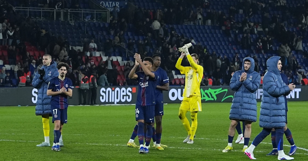 Mercato PSG : Un club anglais prêt à relancer Lucas Chevalier