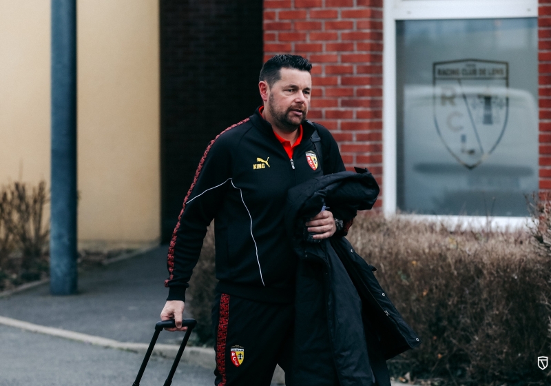 Illustration : Lens : Pierre Sage envoie un message à ses joueurs après la défaite contre Lorient