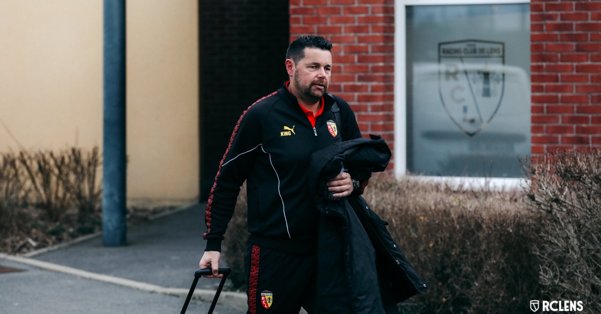 Lens : Pierre Sage envoie un message à ses joueurs après la défaite contre Lorient
