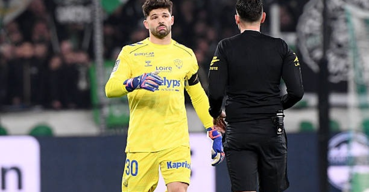 ASSE : Larsonneur poussé vers la sortie ? Un débat brûlant chez Kilmer Sports !